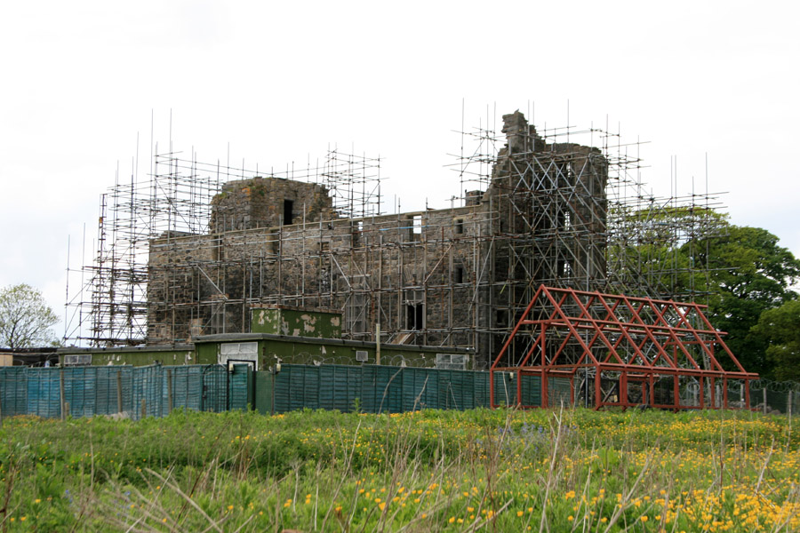 Duntarvie Castle Castle in Abercorn, West Lothian Stravaiging